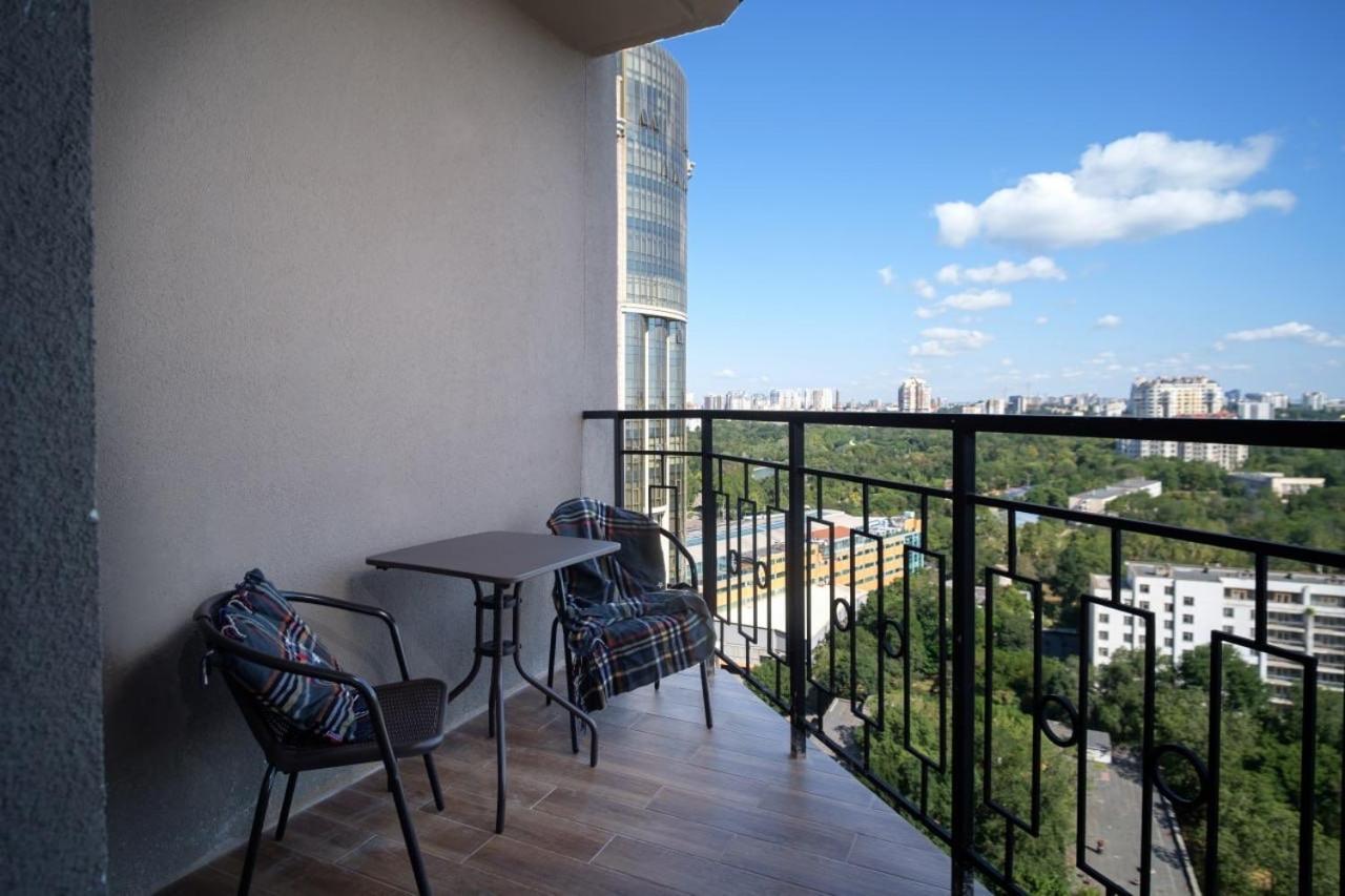 Apartments On Marshala Govorova Odesa Exterior photo